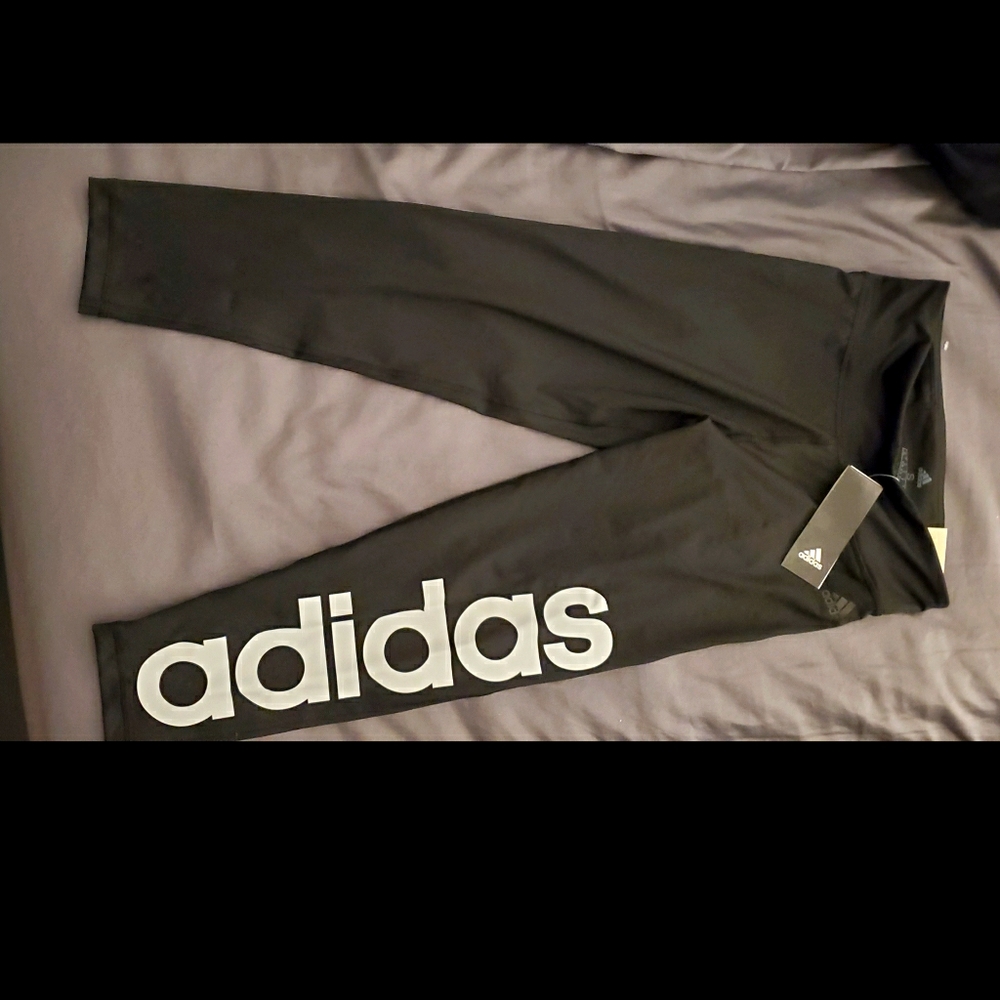 Adidas 3/4 mid rise logo tight leggings NWT size S